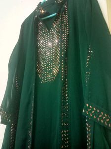 Elegant Green Abaya with Embellishments💚