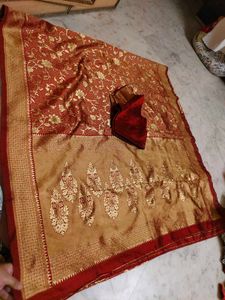 Elegant Saree with Blouse Piece