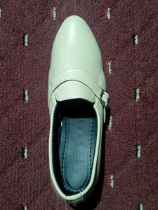 Women Stylish Shoes 🥿
