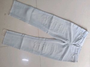 It&#39;s a Formal Ripped Jeans Looks Cool After Wear..