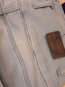 Light Wash High-Waisted Jeans