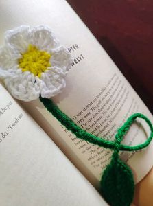 Crochet White Daisy Bookmark✨️🤍🕊