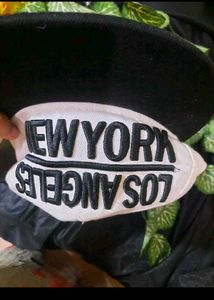 NOISE White Snapback Cap