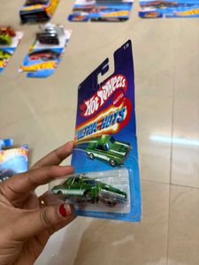 Hot Wheels Nissan Skyline GT-R &amp; Dodge