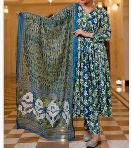 V Neck Kurta Set
