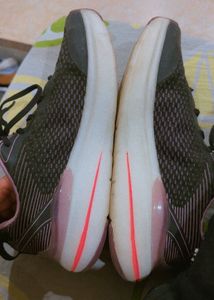 Skechers Max Cushioning Hyper Burst Running Shoes