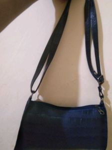 Black Hanging Bag
