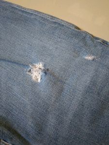 LEVIS light Blue Torned Jeans.