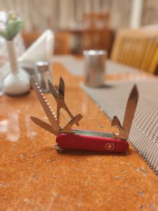 Victorinox Huntsman Swiss Army Knife 🛠️