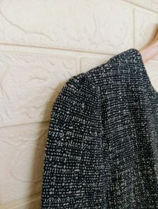 Chic Black &amp; White Top