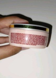 Lakme Seal Packed Moisturizer For Coins