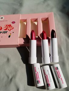 Combo Of Myglamm Compact,Kajal &amp;Lip Kit Brushes