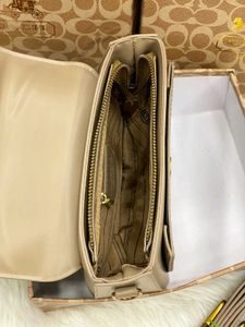 COACH NEW MODEL IMPORTED SLING WIDOUT BOX