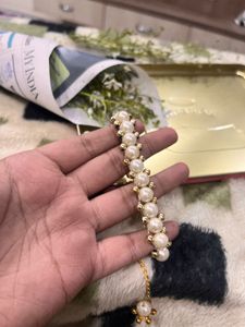 Pearl bracelet