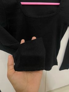 Black Long Sleeve Crop Top