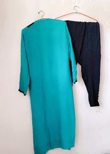 Very Beautiful Embroidery Kurta With Leggings