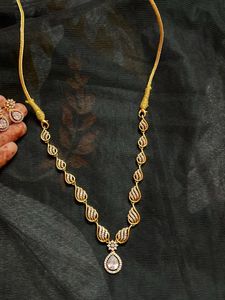 Free Delivery 😁Diamond Look Alike Neck Piece Set