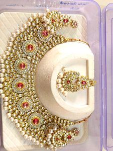 Elegant Kundan Jewelry Set