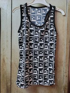 Cute Denim Jacket With Geometric Top
