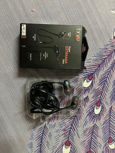Boat Bassheads 225 Earphones With Box Documentaries And Extra Eartips