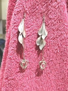 Dangling Heart Earrings