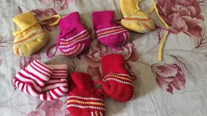 Hand Knit Baby Booties - Assorted Colors