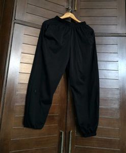 Women Black Slim-fit Joggers Style Track Suit