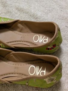 Green Juttis Size 5