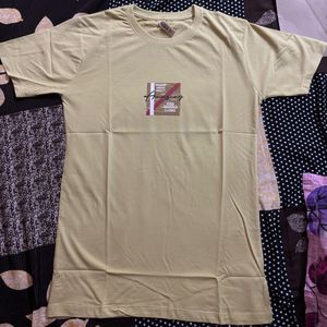 Round Neck T-shirt - Size M