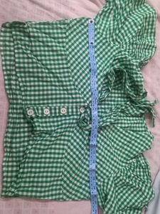 STYLE QUOTIENT CHECKED GREEN &amp; WHITE CROP TOP