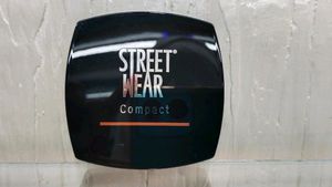 🆕 STREET WEAR BY REVLON COMPACT POWDER LIGHT SHADE