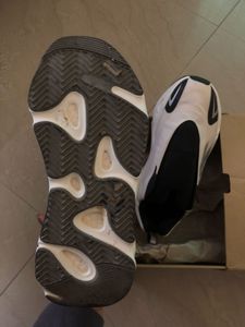 Yeezy x adidas 700 MVN Sneakers Unisex