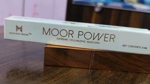 Natasha Moor Power Volumizing Mascara