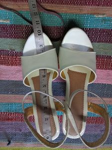 🚨Price Dropped, White Heels, Brand New 👠