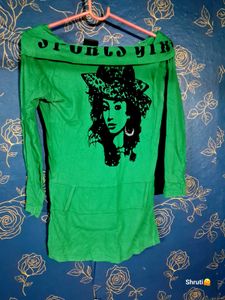 Green Graphic Long Sleeve Top