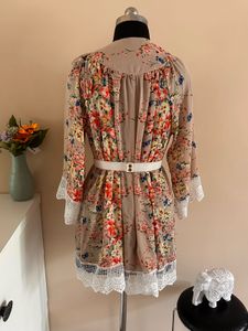 Floral Twist-Front Top