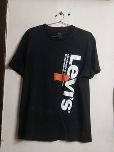Levis Black Colour T Shirt
