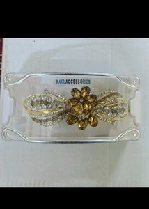 Sarees And Clips