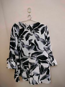 Floral Print Top (Size XXL)