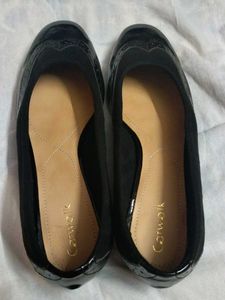 Catwalk Black Ballerinas