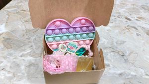 🩷PINK THEMED GIFT BOX🩷