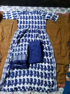Trending Print naira cut kurti