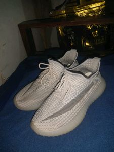 Adidas Yeazy Shoe 👟