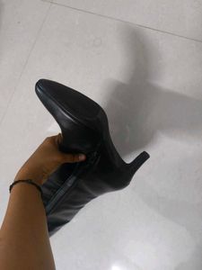 ELLE Brand New Knee High Boots- Min 1660 Rupees.