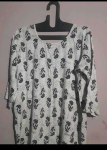 Donation/ Few Tops Bust 40-42