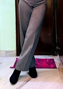 A Sraight Formal Pant For Ur Professional Look