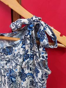 ZUDIO BEAUTIFUL CROP TOP