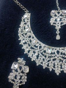 Sparkling Silver Jewelry Set