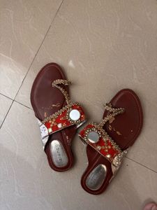 Kolhapuri Flats With Mirror And Pearl Work