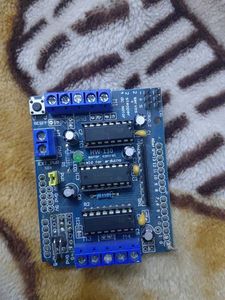 Motor Control Shield (motor driver L293d)